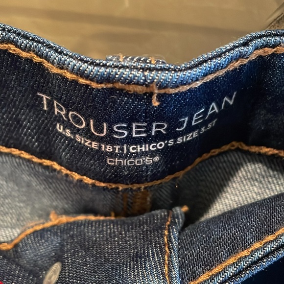 Chicos Wide leg Jeans - Picture 3 of 6